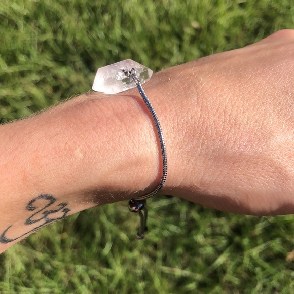 Crystal Clear Pull String Quartz Crystal🔴 - Picture 3 of 5